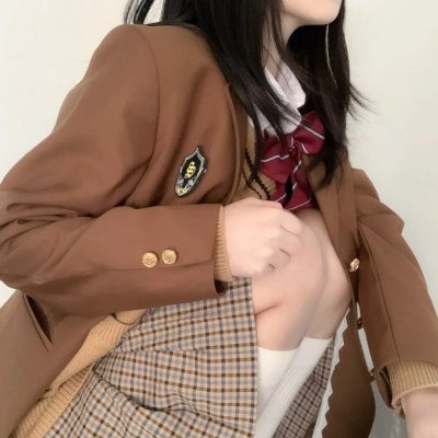 芒果和红色轮椅